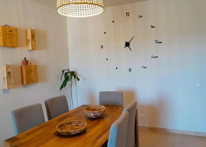 Devvine Beach And Golf 알보르